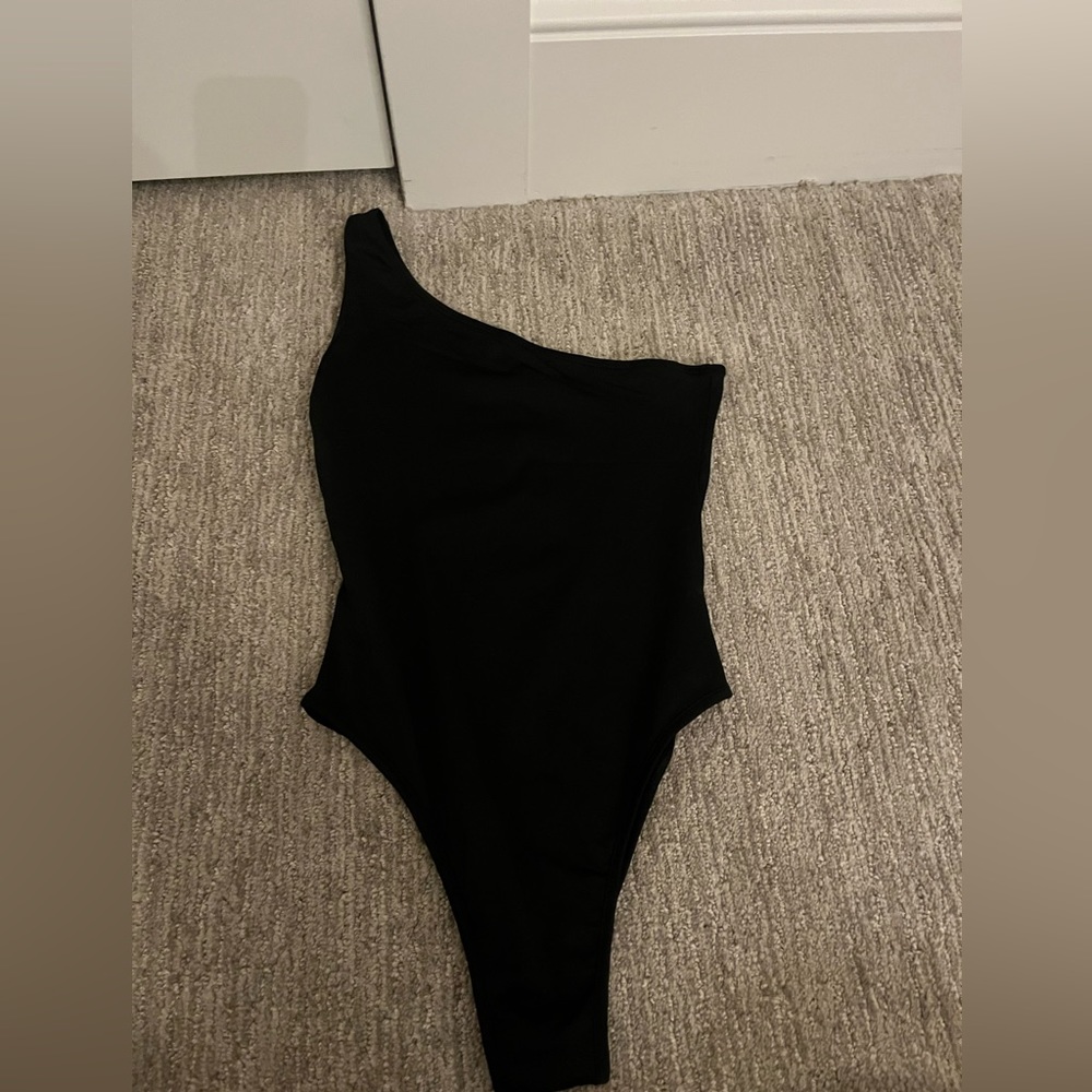 one shoulder bodysuit